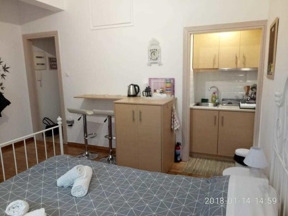 Modern, Ideally Located Studio Apartment Athènes Extérieur photo