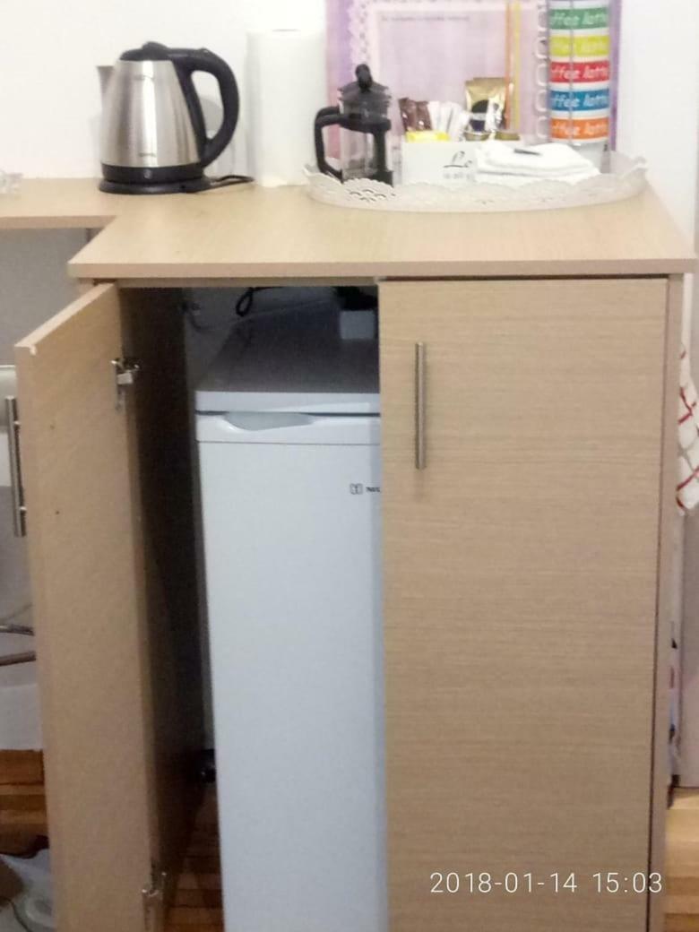 Modern, Ideally Located Studio Apartment Athènes Extérieur photo